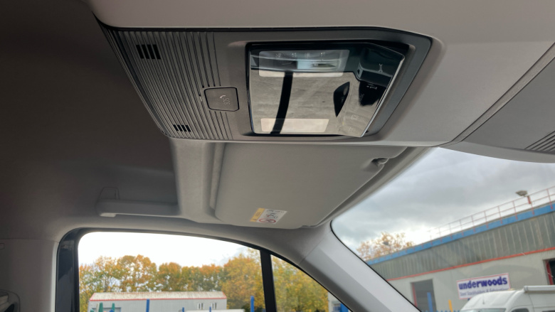 Volkswagen Crafter Cr35 Mwb Diesel 4Motion 2.0 TDI 177PS Commerce Plus Low Roof Van Auto